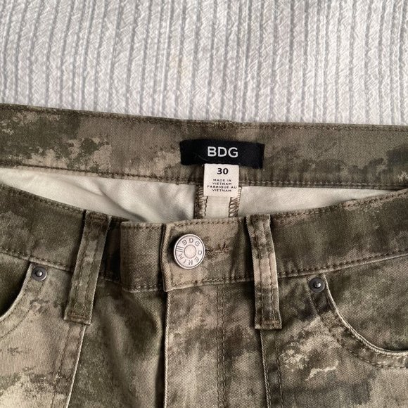 Urban Outfitters BDG Camo Skinny Jean - Picture 3 of 4